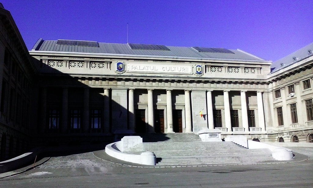 Click pentru sectiunea 'Contact'